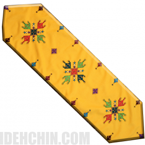 رومیزی سوزن دوزی شده