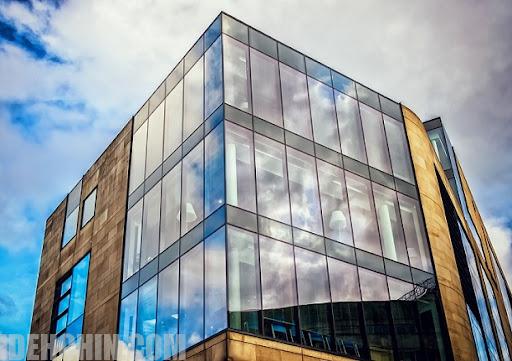 نمای شیشه ای ساختمان3