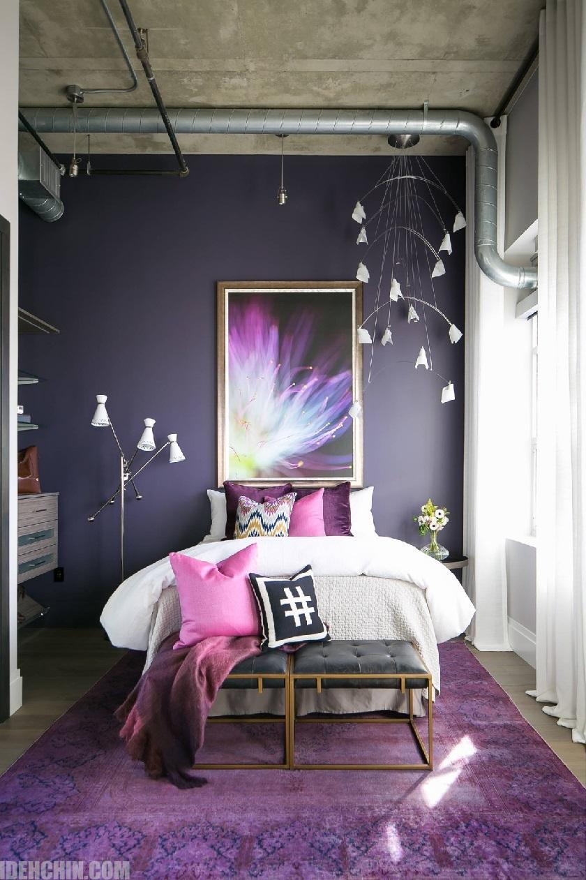 ارغوانی با سفید