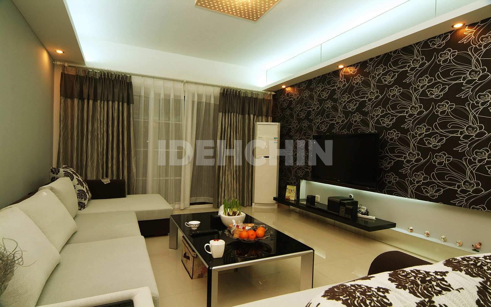 رنگ یا کاغذ دیواری